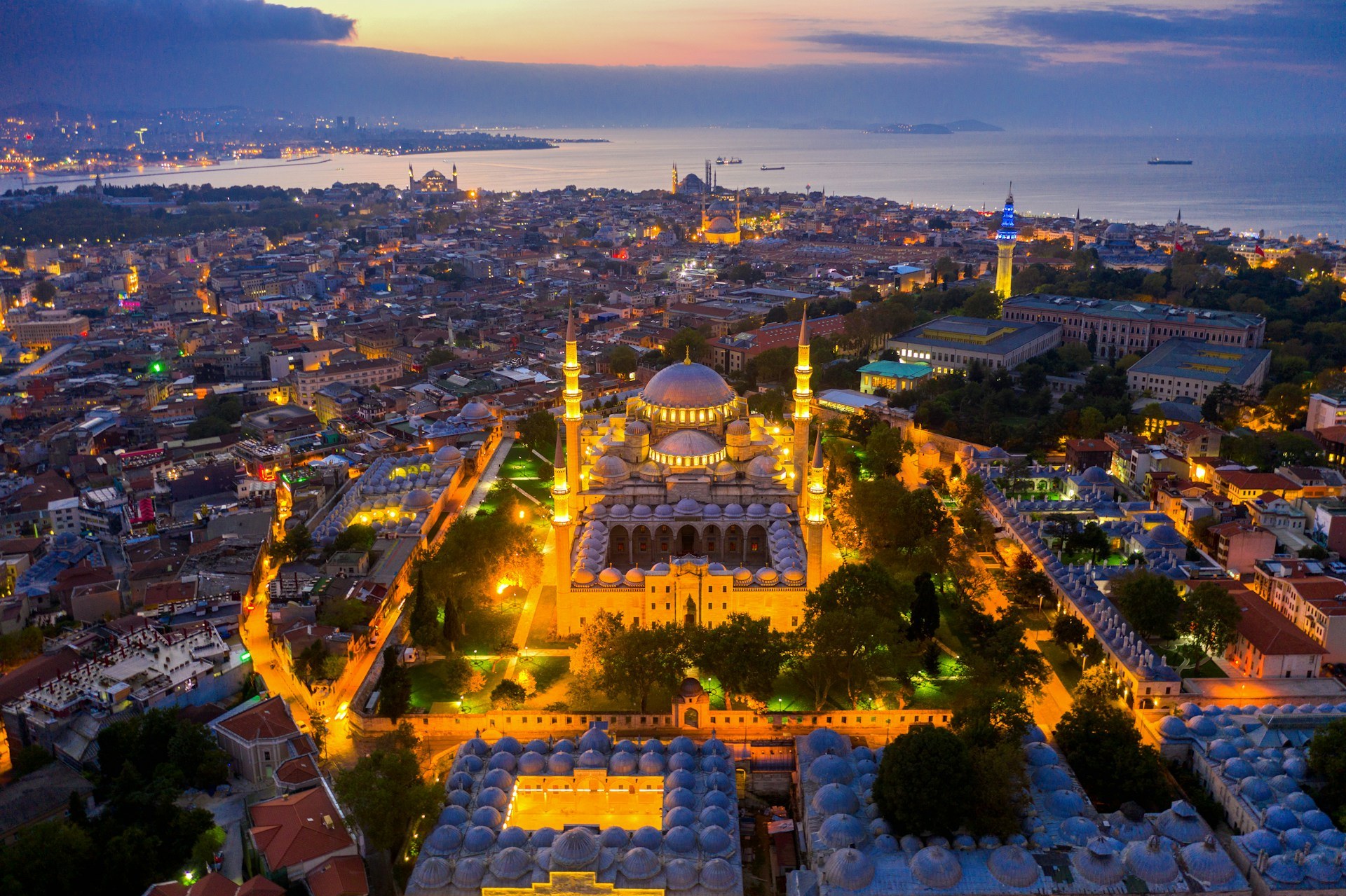 Turkey Cracks Down on Impatient Flyers: Stand Up Too Soon, Pay a Fine